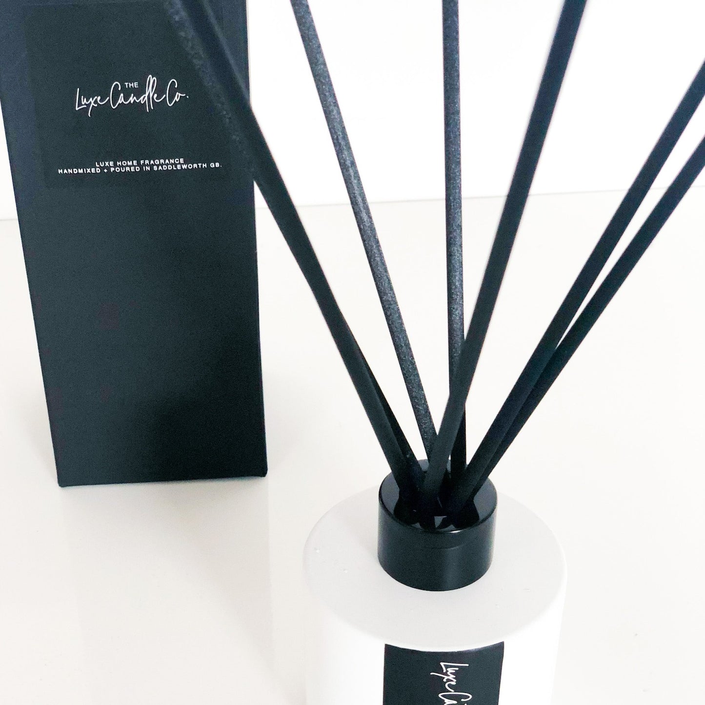 WHITE REED DIFFUSER . CHOOSE YOUR FRAGRANCE . 100ML